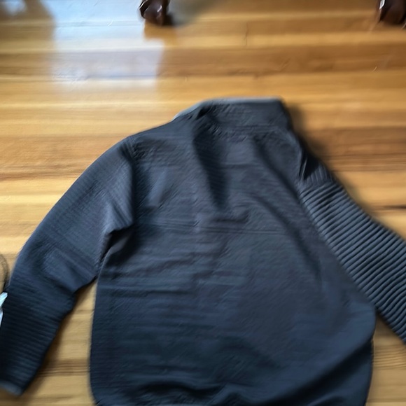 L.L. Bean Navy Sweatshirt with Ribbed Texture and Button-Down Collar - Picture 3 of 4